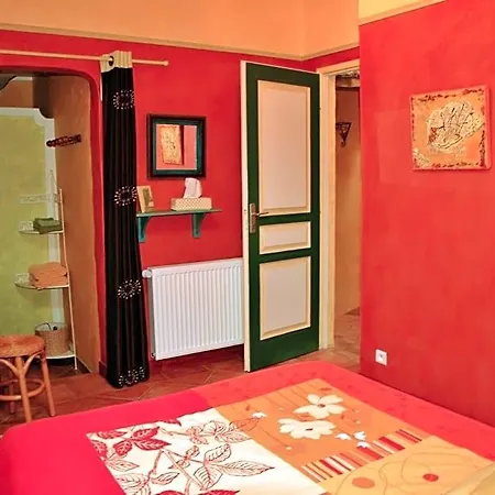 Couette-café La Hulotte 3*